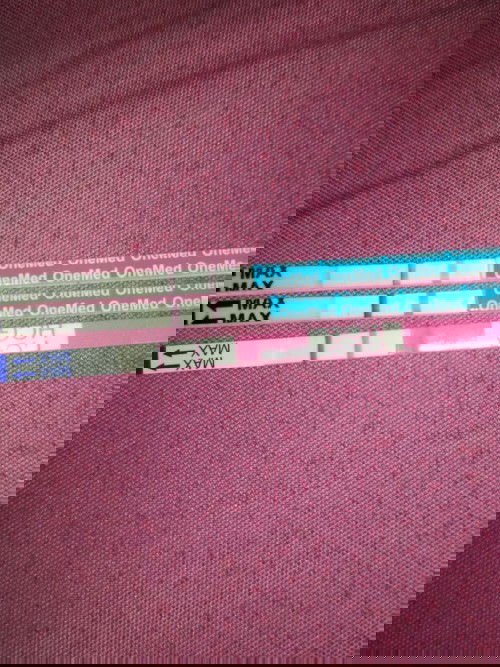 Mau Tanya  Bun. Telat 11 hari di testpack positif. Tpi tdi pagi kluar flek coklat apa itu nggak apa²