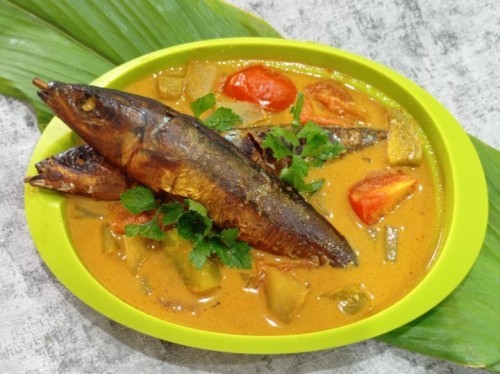 Menu spesial Ramadhan " Mangut Ikan Asap" , masakan penuh gizi  favorite keluarga