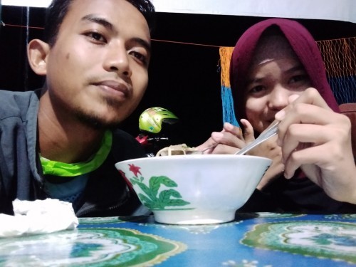 Ngidam bakso ditengah malam😂