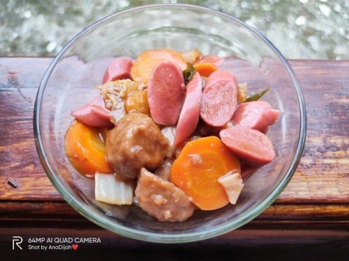 Capcay sosis dan pentol