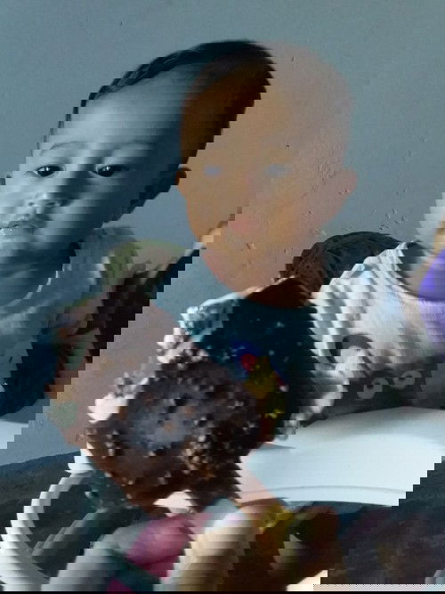 Pengen ya dek?🤭🤭🤭 Hhe gumush.

Ohya,Anak bunda mulai umur berapa dibolehin mkan ice cream???