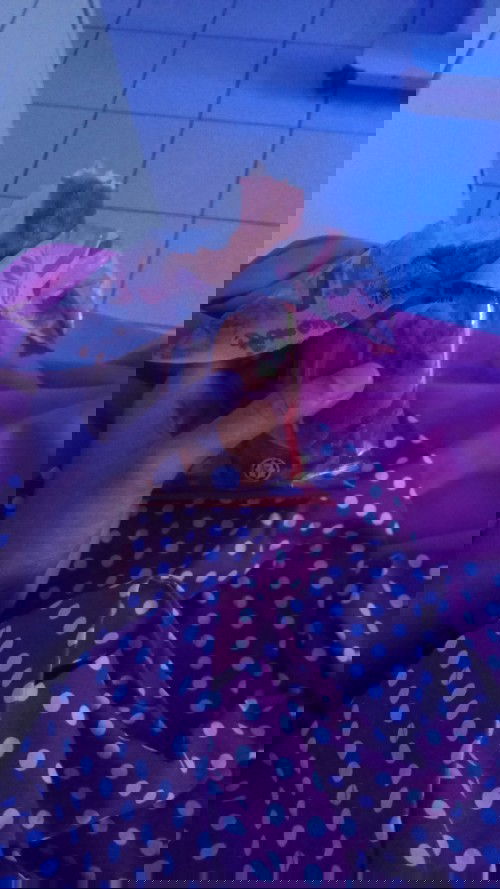 Keluar darah coklat dan baby megeres...check in lh nmpak nya 🤭 harap2 pagi kang dh boleh kluar☺️