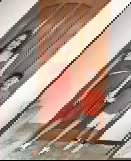 Ipinasusuot nyo na din ba ang mga pang-alis na damit ng anak nyo kahit nasa bahay lang?