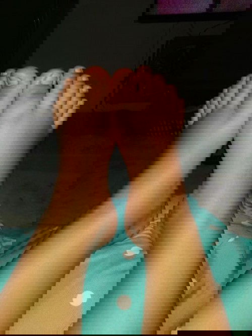 Tanda" kalo kehamilan sudah masuk 37 minggu itu biasanya apa aja ya ,soalnya sekarang kaki jdbengkak