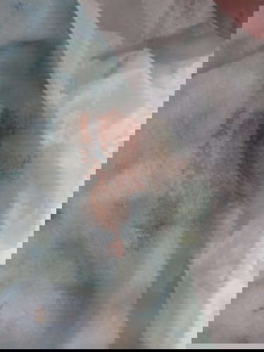 Plss help ano kaya ang orange stain sa newborn baby ko.. 6days old.