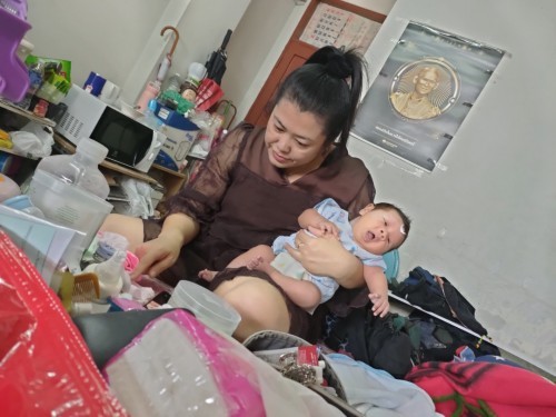 ขอดูยายหลานหน่อยจ้า