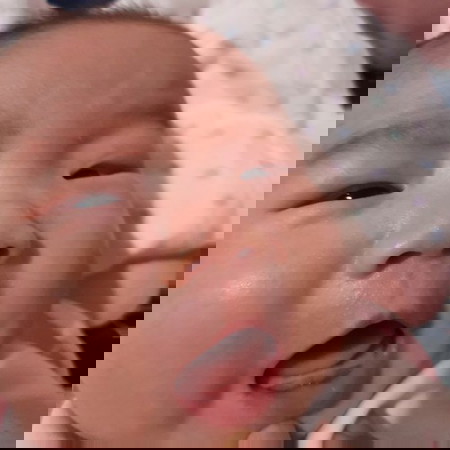 น้องเอวา 2 เดือน 19 วัน แบบนี้เค้าเรียกฟันขึ้นไหมค่ะ