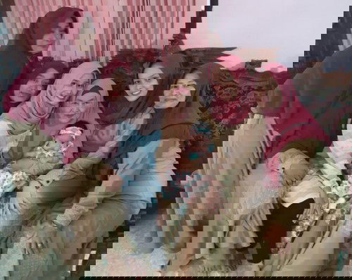 LEBARAN DI KAMPUNG HALAMAN, BESERTA TRADISINYA.