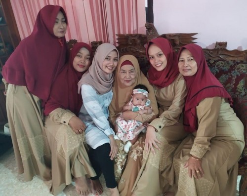 LEBARAN DI KAMPUNG HALAMAN, BESERTA TRADISINYA.