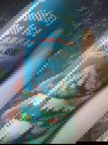 Bedak Holiday On Ice