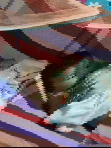 ลูกติดเล่นไม่ค่อยกินนม