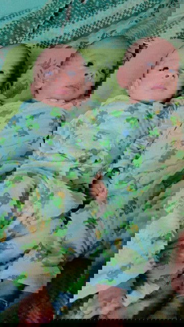 ขอสอบถ่ามเเม่ๆที่มีประสบการณ์หน่อยค่ะ
พอดีน้องอายุสองเดือนสีวันกินอิ่มแล้วอวกออกมาเกิดจากอะไรค่ะ