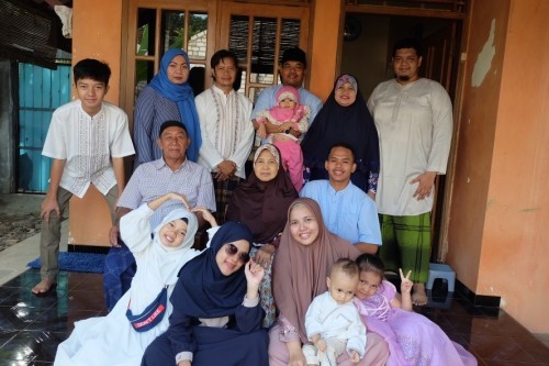 Lebaran jauh dari suami