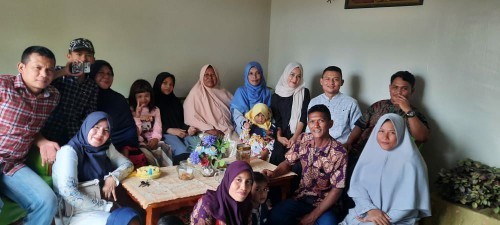 "Rindu keluarga di kampung"