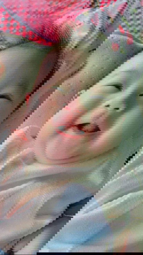 ใครบอกว่าน้ำนมใสเด็กจะไม่อ้วน