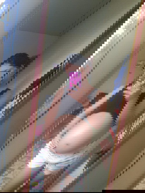 37 weeks and 4 days mababa na po ba yung tummy ko 😇🙏 hope na makaraos na..