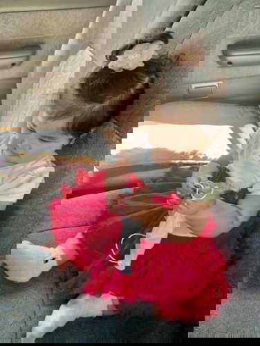 mag9 months na baby ko di pa po gumagapang ng diretso.. okay lang po ba yun?