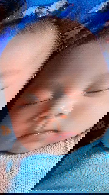 Bahagianya liat anak senyum dan ngomong sedikit dikit walaupun itu aaaaa uuuuu eeee