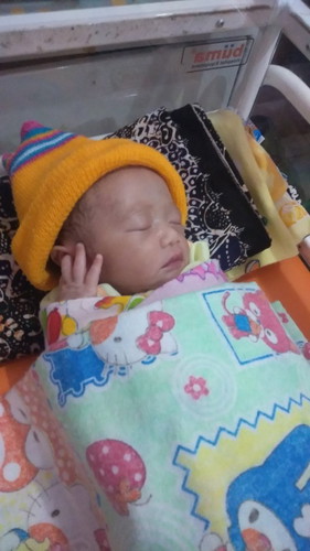 Alhamdulillah kmren 4 Mei 2021.
Jam 11.55 sudah lahir baby boy..
36 week
BB 2.2kg
Buat smua nya mksi