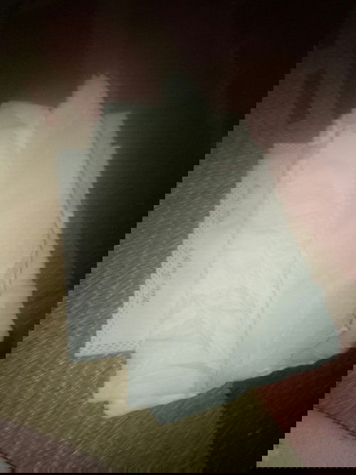 Các mom ơi cho e hỏi chút e mới Sinh bé  song  nhưng  e hay  đóng bim cho con mà  mẹ  ck e thì lại