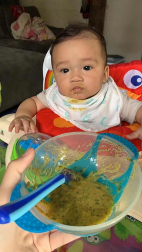 ลูก 7 เดือน กินข้าว 3 มื้อ กินนมน้อยลงมาก เป็นไรไหมค่ะ?