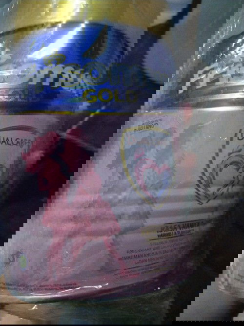 Bayi minum susu frisomum