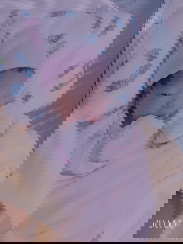 10/5. 16h30 chiều mẹ tròn con vuông , con gái 2kg8 giống cha như đút