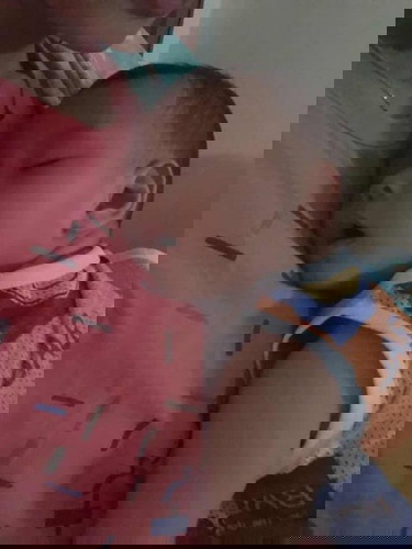 เป็นเพราะลูกท้องแข็งไหมคะ เลยงอแง แม่ควรทำยังไงดีคะ