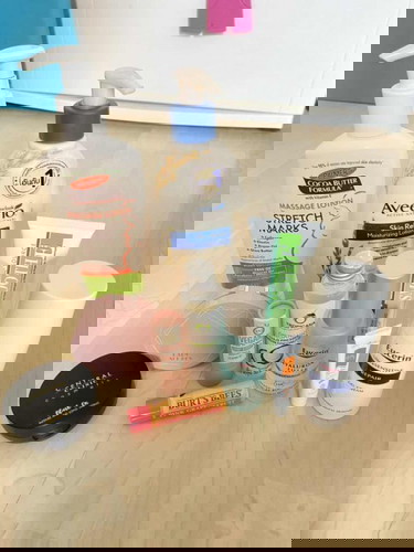 แม่ๆ ใช้ครีมทาหน้า ทาตัวอันไหนบ้างคะ มาแชร์กัน