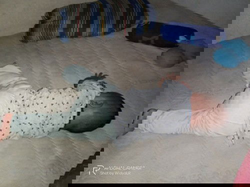 Posisi tidur bayi 5bulan