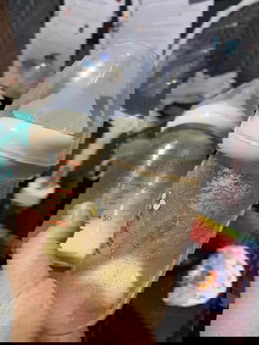 ซื้อนมมาลองให้ลูกทานแล้วเป็นตะกอนทุกครั้งที่ชงต้องทำอย่างไรคะ ไม่มั่นใจแล้วตอนนี้