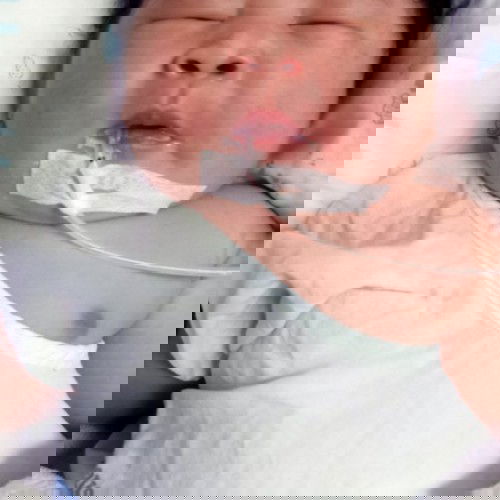 แตกแล้วจ้า กำหนดคลอด 23 พ.ค. แต่หมอนัดผ่า 12 พ.ค. เพศหญิง นน. 4865 กรัม