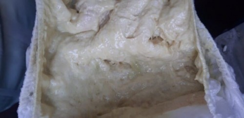 ข้อสอบถามแม่แม่คะน้องมีอึสีเหลืองอ่อนๆแบบนี้ผิดปกติไหมคะ