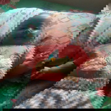 Leher masih blm kaku usia 3bln apakah normal...