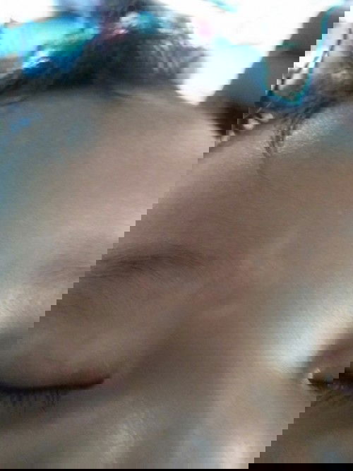 Puti sa mukha ni baby