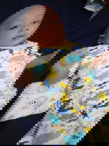 Bunda mau tanya dong bayiku umur 3 bulan tapi berat badannya cuma 5,8kg gimna ya Bun?