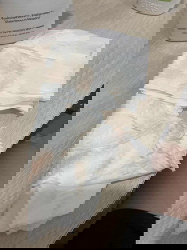 อันนี้คืออะไรคะ ใช่มูกเลือดเปล่าควรไปหาหมอไหม