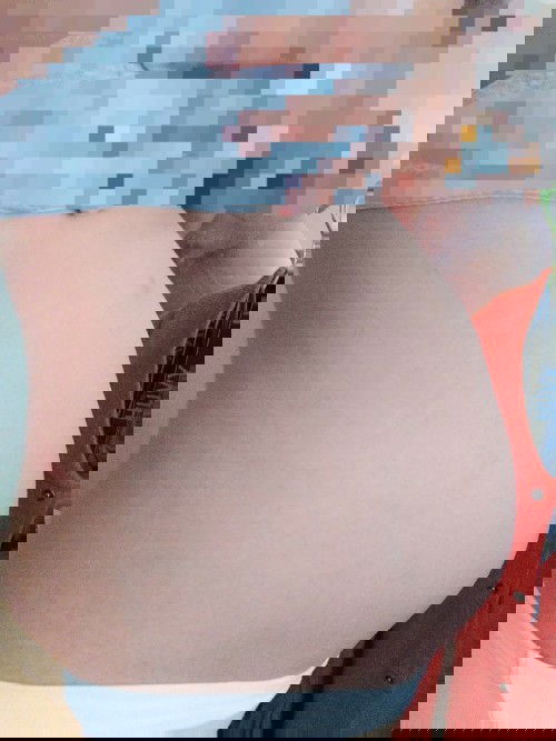 ท้องแรก ตั้งครรภ์ 22+1w ไม่ทราบว่าท้องใหญ่เกินไปมั๊ยจ้า ยังไม่รู้เพศเลย แม่ๆ ช่วยทายหน่อยจ้า