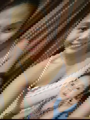 Hi momshies tsaka kung may momshie po tayo na pedia dto can i ask po if pede po i bath si baby twice