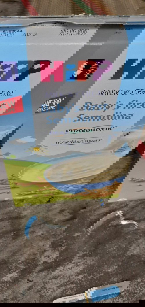 Bé nhà e 5 tháng rưỡi e bắt đầu tập bé ăn dặm bằng bột này có mom nào giống e k ạ?