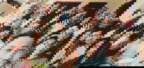 Moment Lebaran Makan Bakso Di Kuburan