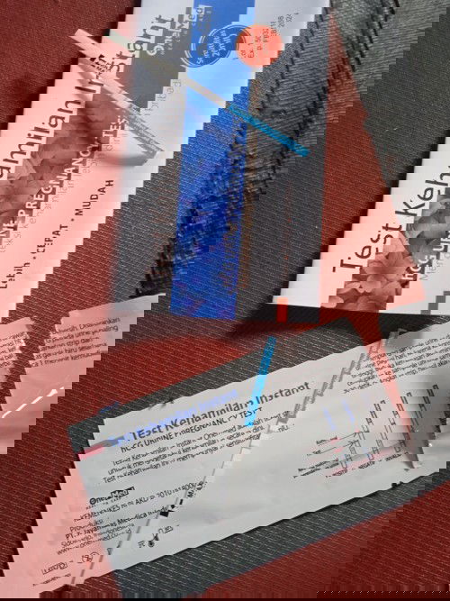 Perkiraan haid tgl 5 april 2021 tapi ngeflek akhir bulan April tgl 29 apakah bener hamil ?