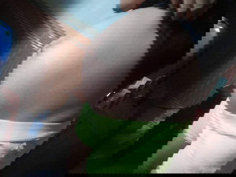 38w5d mấy bữa nay em hay đau bụng râm râm có khi đau thắt bụng dưới có phải dấu hiệu sắp sinh k ạ