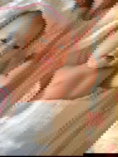 Bé iu nhà em đc 2th. Mà mỗi th lên 1kg có ít quá k các mom