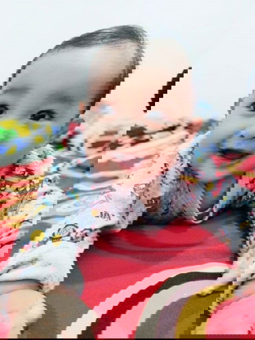 Bayi udah 6 bulan 2 minggu belum bisa berguling