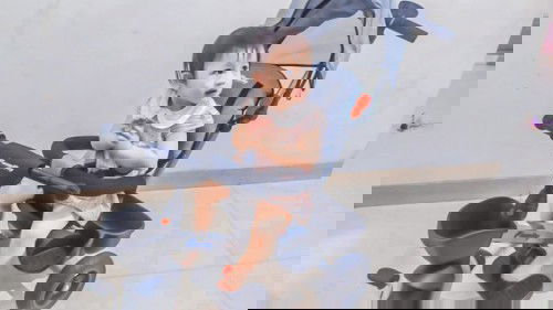 BERAPA KALI ANAK MAKAN?