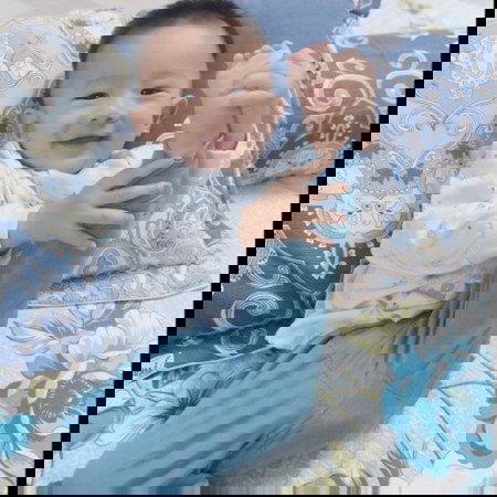 Be dc 6th 23ngay.can nang đuoc 7.2kg.cao 69cm.nhu vay be on k m