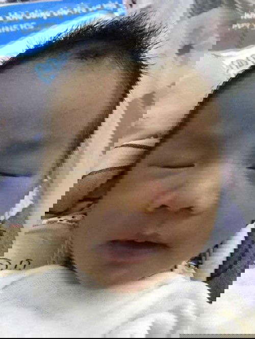 Các mom ơi cho e hỏi là mới sinh thì ăn được những hoa quả gì k ạ các bà cứ bắt kiêng -(( mà em sợ con thiếu chất quá