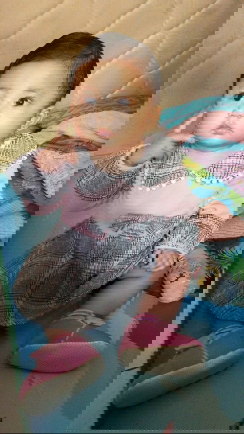 Anak aku pas lahir 2,3kg sekarang umurnya 6bulan 17hari berat badan sekarang 7kg apa itu normal bun?