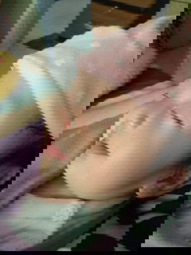 Bayi saya sangat sering pipis